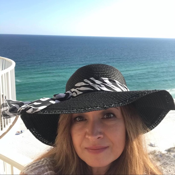 Meet your Posher, Rebecca - Picture 2 of 2